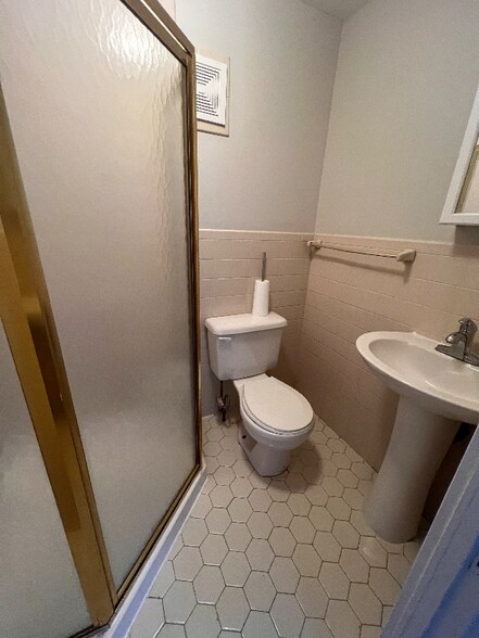 Building Photo - 817 Washington