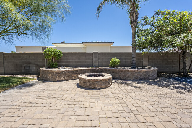 Building Photo - 18131 W Palo Verde Ct