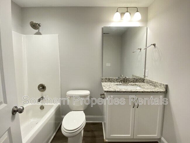 Building Photo - 529 Hamlet Dr