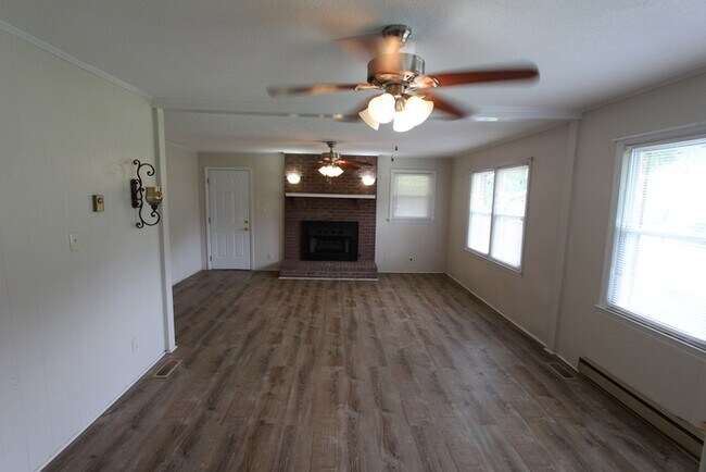 Building Photo - 641 Stamie Dr