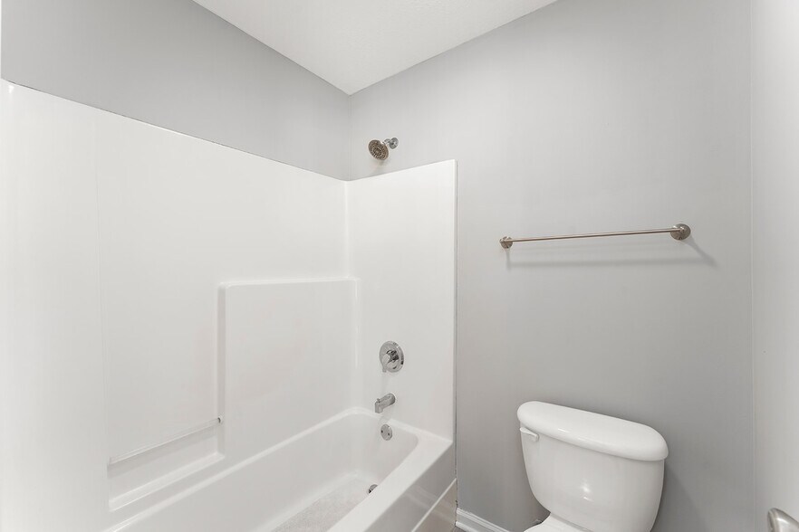 Building Photo - 3504 Oak Villa Way