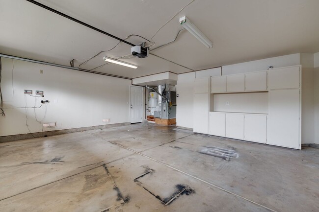 Building Photo - 3-Bed, 2.5-Bath Antelope Home with Vaulted Ceilings & Spacious Yard