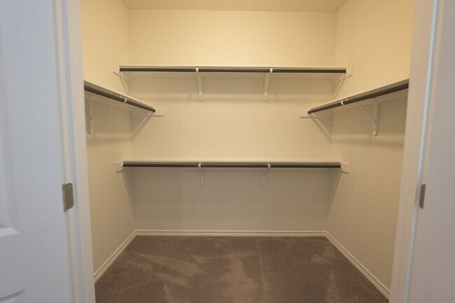 Building Photo - 352 Witchhazel Way