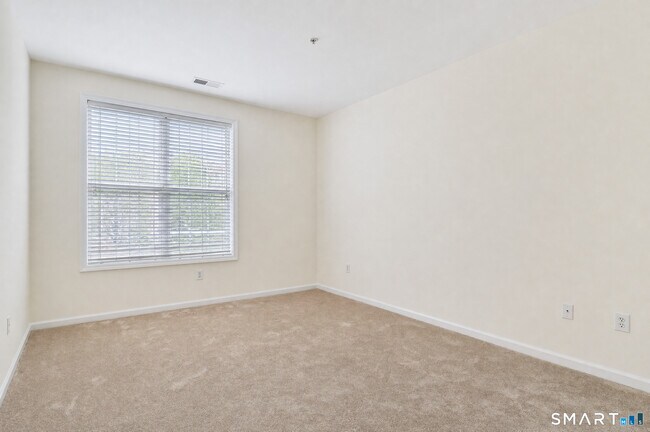 Building Photo - 1 Rivington Way