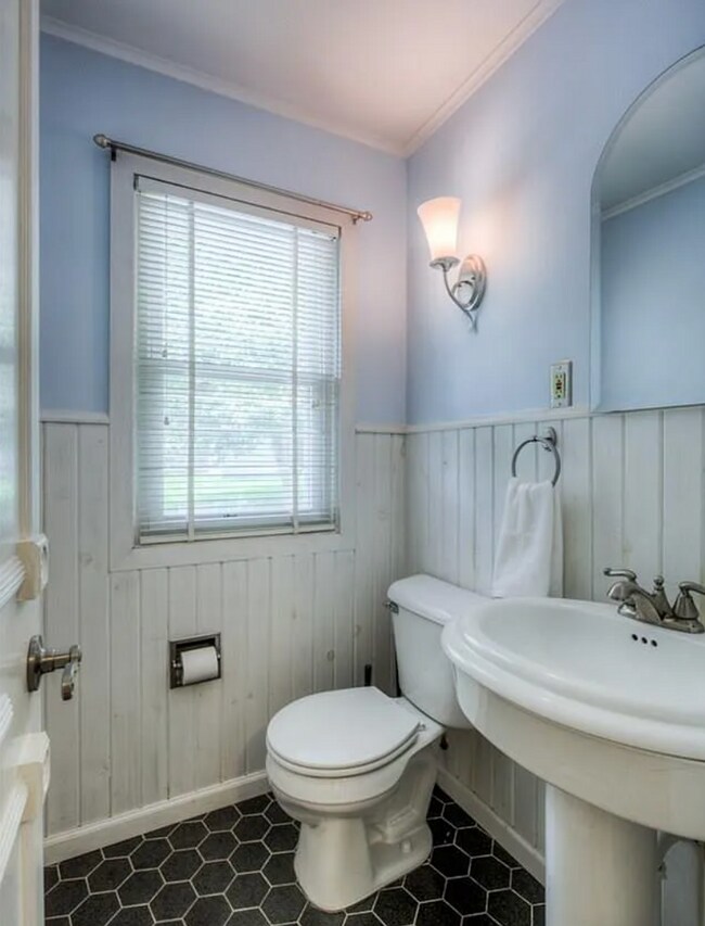 Building Photo - Charming 2 Bedroom In Benson!!