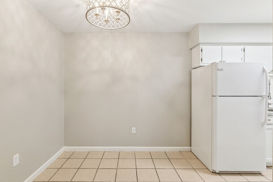 Building Photo - 813 Hammond Manor Dr