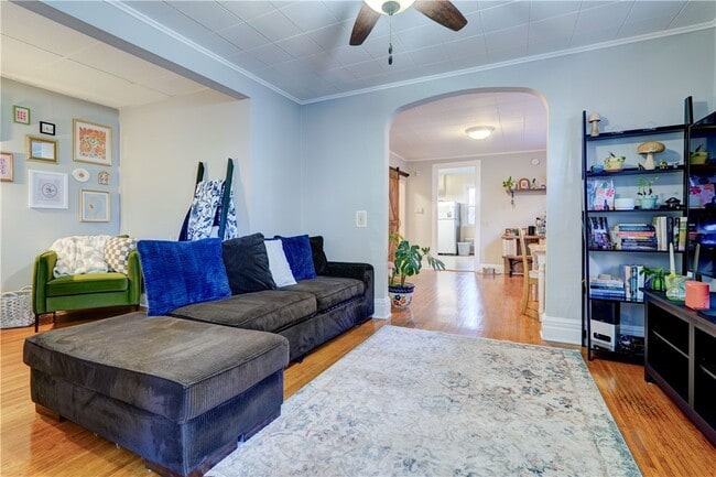 Building Photo - 284 Benton St