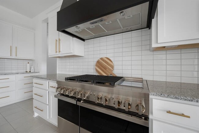 Building Photo - 2304 Novara Trl