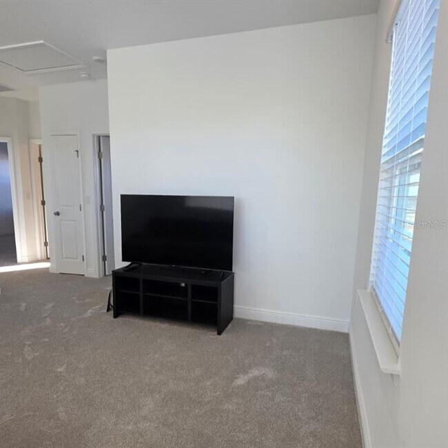 Building Photo - 2068 Asher Ave