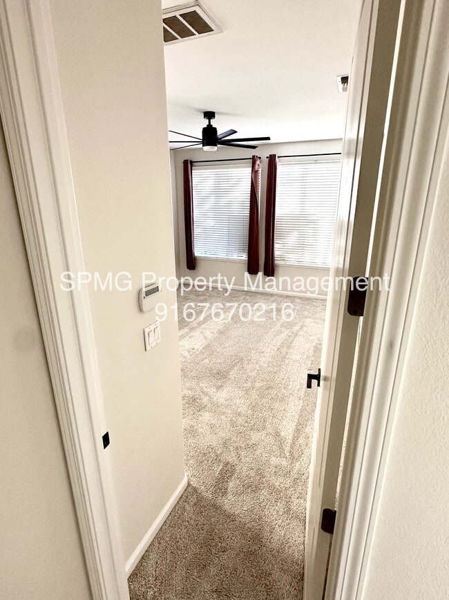 Building Photo - 1528 Morning Glory Ln