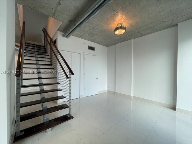 Building Photo - 690 SW 1st Ct
