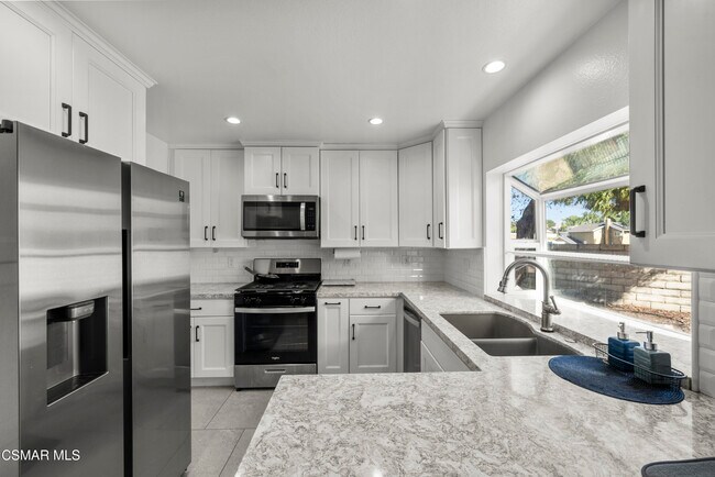 Building Photo - 3066 Apache Cir
