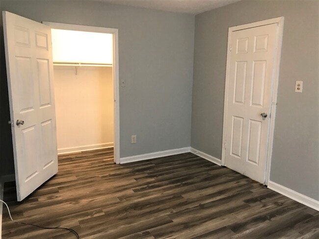 Building Photo - 920 Prater Rd