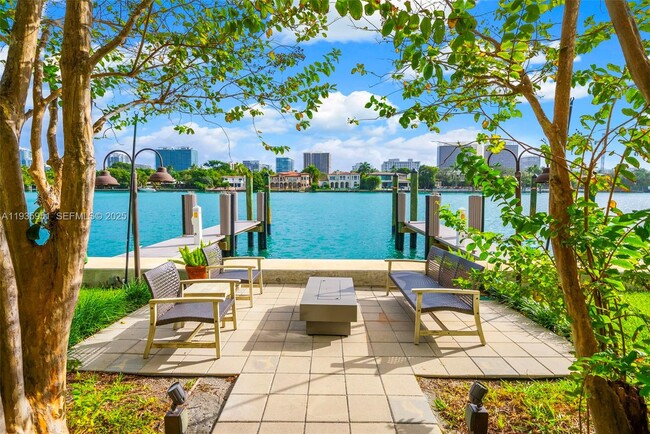 Building Photo - 10001 E Bay Harbor Dr