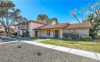 Building Photo - 3045 Pinehurst Dr