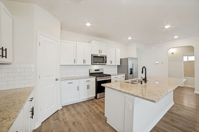 Building Photo - Welcome home to this 4/2/2 nestled in Whisper Falls