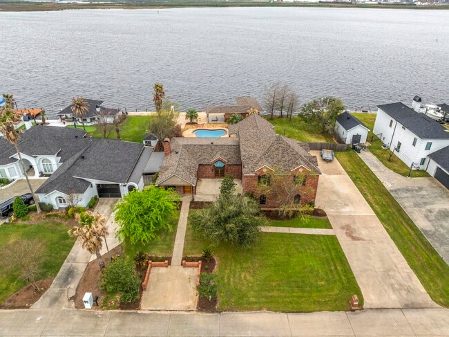 Building Photo - 4329 Edgewater Dr