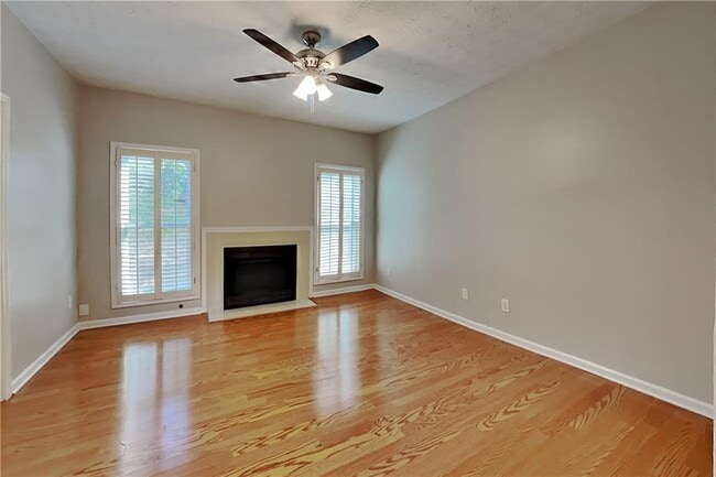 Building Photo - 145 Riversong Dr