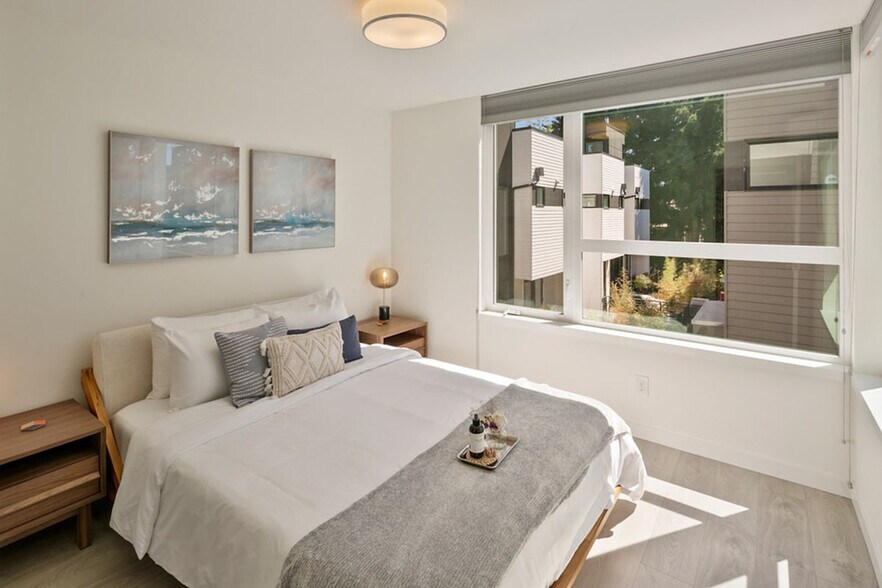 Building Photo - 516 Broadway E