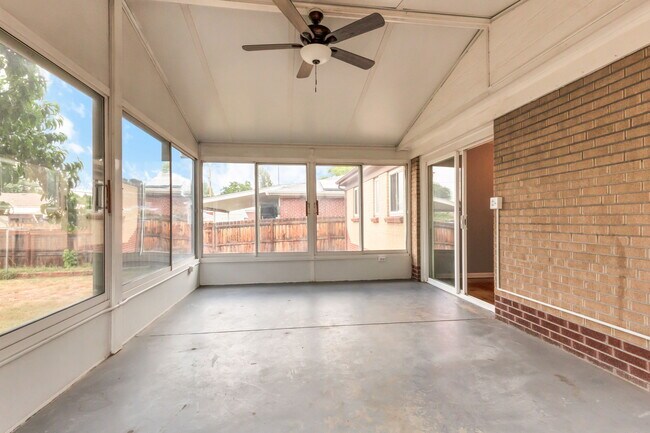 Building Photo - 1225 S Depew St
