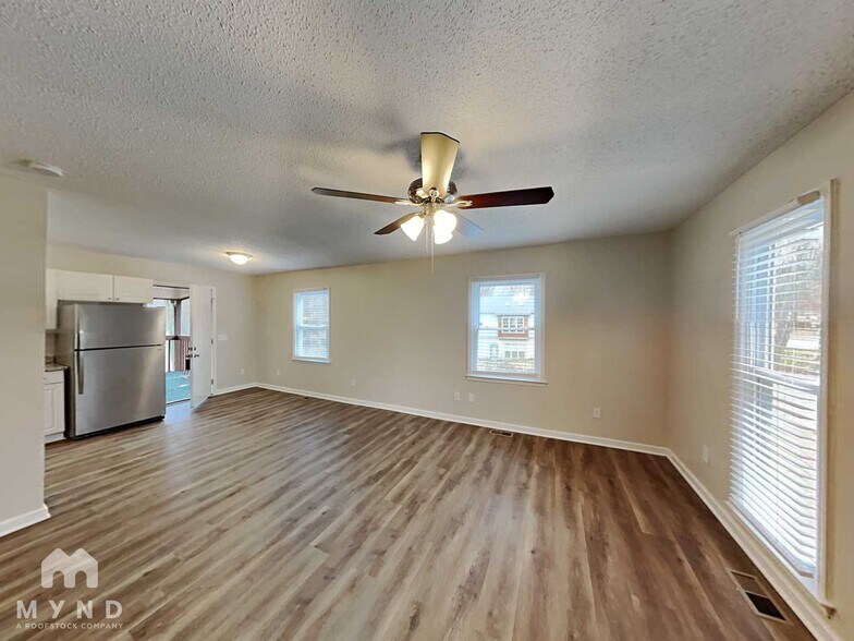 Building Photo - 400 Miller Rd