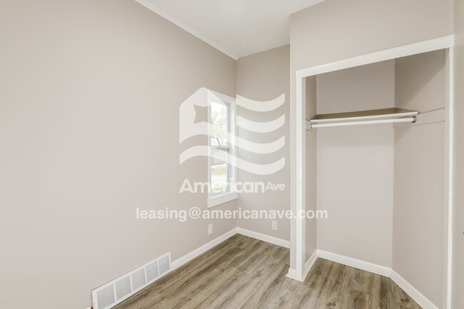 Building Photo - 4262 Maple St
