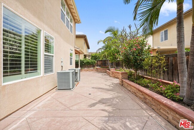 Building Photo - 1230 Wisteria Ave