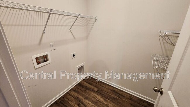 Building Photo - 731 Liberty Walk Ln