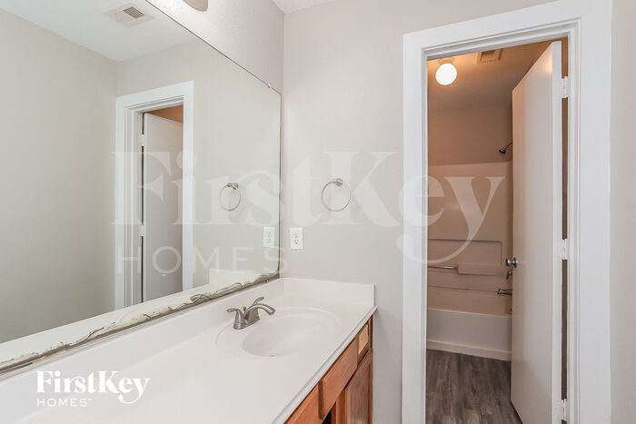 Building Photo - 19308 Stars Hollow Dr