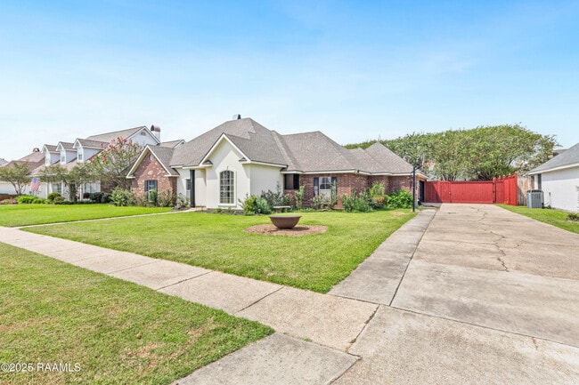 Building Photo - 408 Gordon Crockett Dr