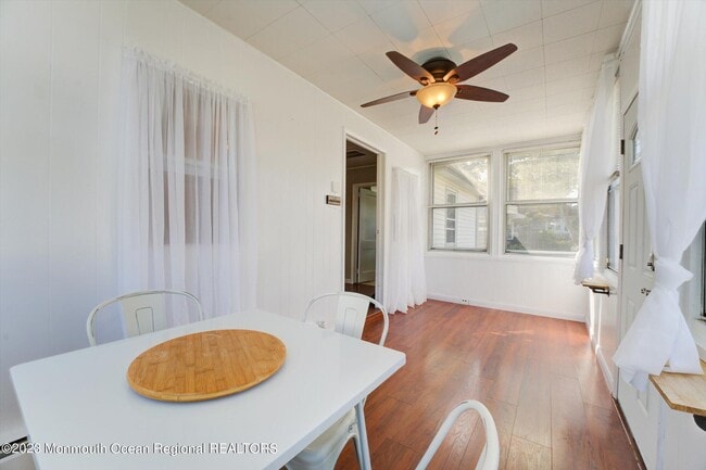 Building Photo - 446 E Arverne Ave