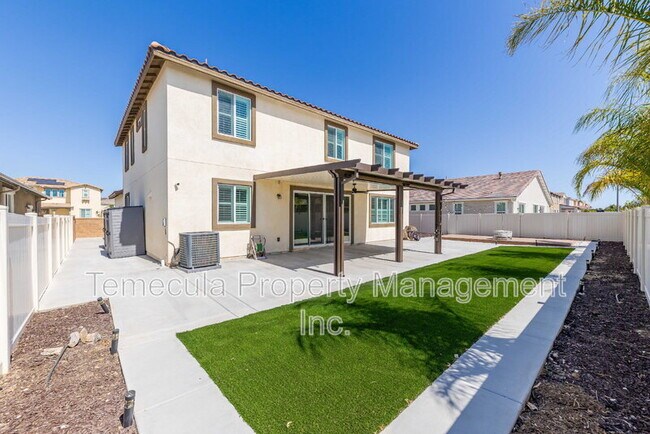 Building Photo - 34065 Helenium St