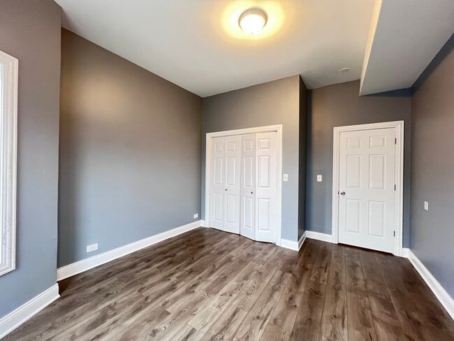 Building Photo - 7057 S Normal Blvd