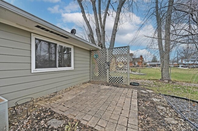 Building Photo - 8638 Northport Dr