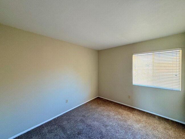 Building Photo - 4 Bedroom House Corner Lot