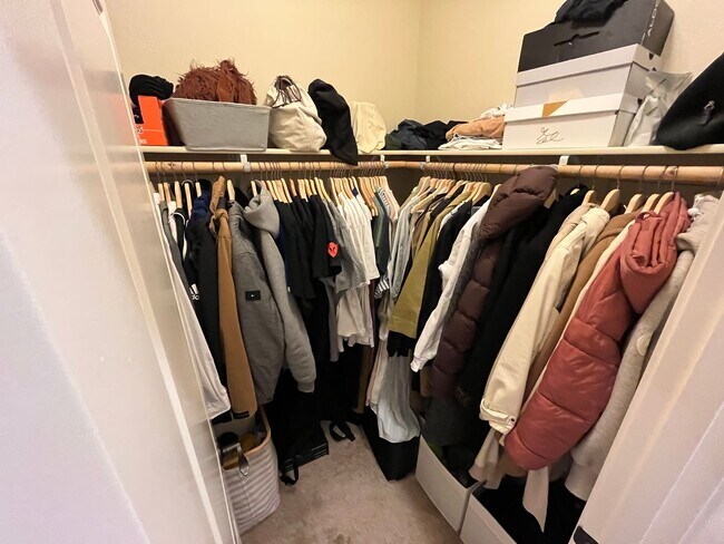 Building Photo - Beautiful Beaverton 3 Bedroom 2.5 Bathroom ~ Home In River Terrace w/ Level 2 EV Charger in Garage!