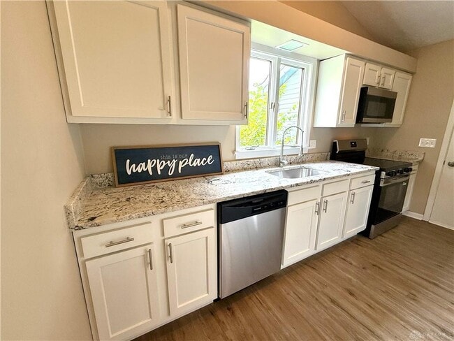 Building Photo - 3360 Cortez Dr