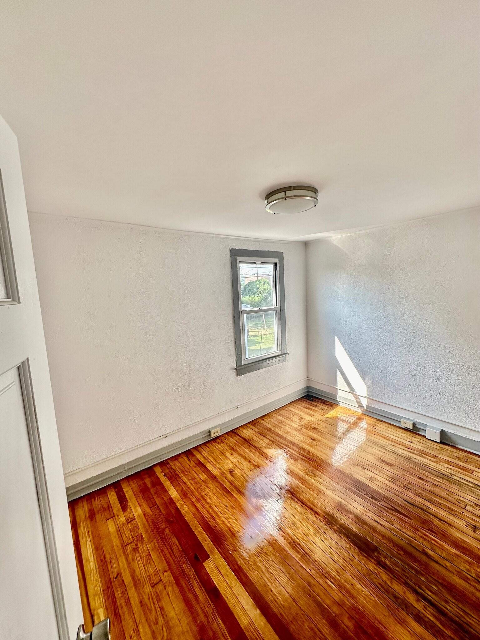 Building Photo - 441 Willow St