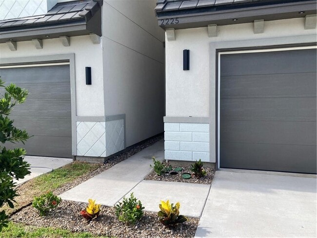 Building Photo - 29 Dorado Dr