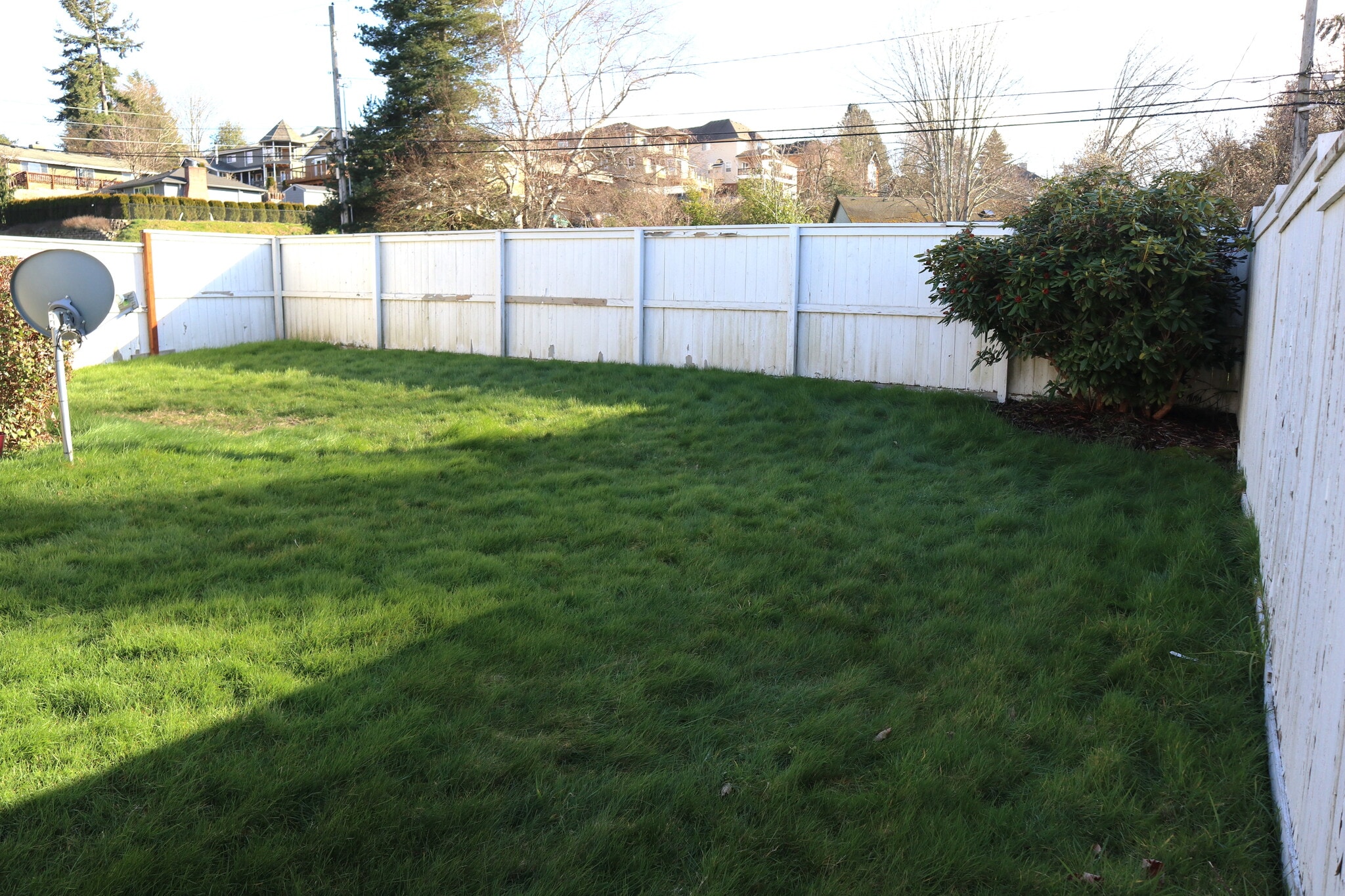 Building Photo - 2742 Sylvan Dr W