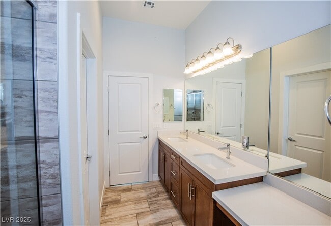 Building Photo - 10557 Ridge Glow Ave