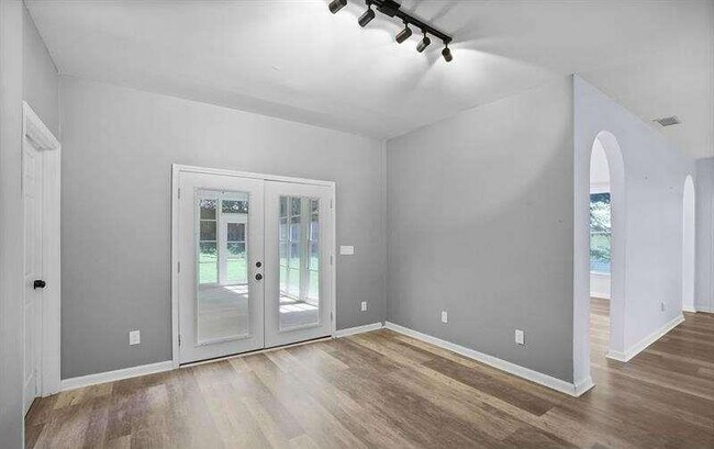Building Photo - 3520 Mystic Dr