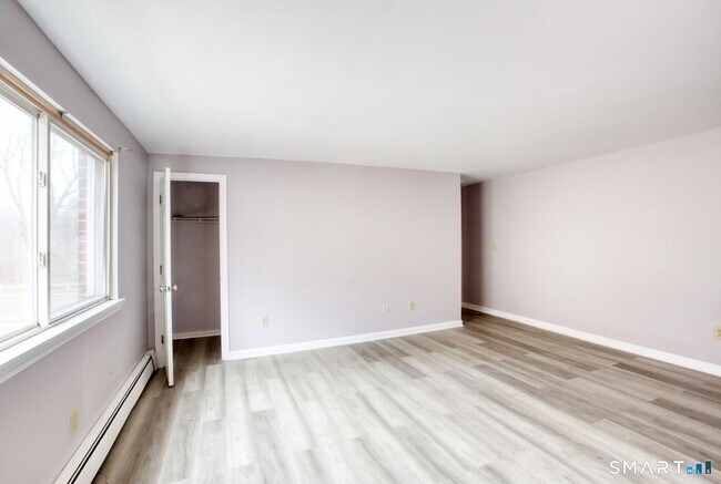 Building Photo - 279 Westland St
