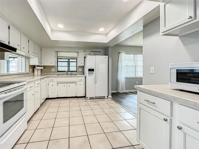 Building Photo - 5576 W Pine Cir