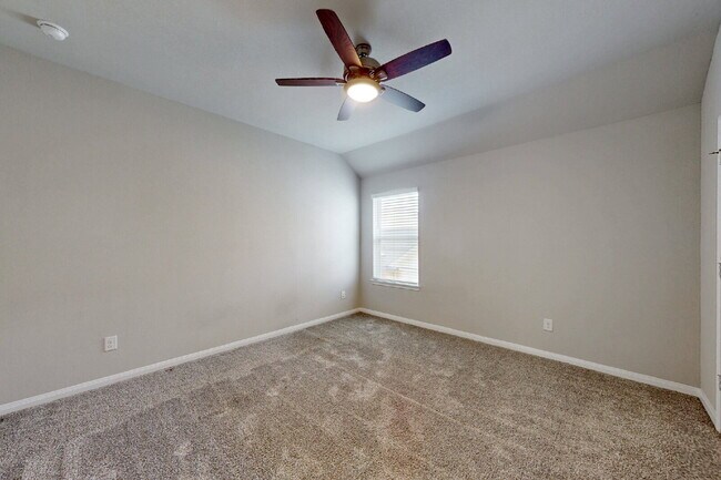 Building Photo - 3 bedroom, 2.5 bath with Study or 4th Bedroom and Game Room extras include Gym, Storage Racks in ...