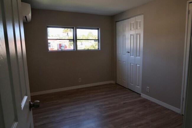 Building Photo - 410 Suwanee Dr