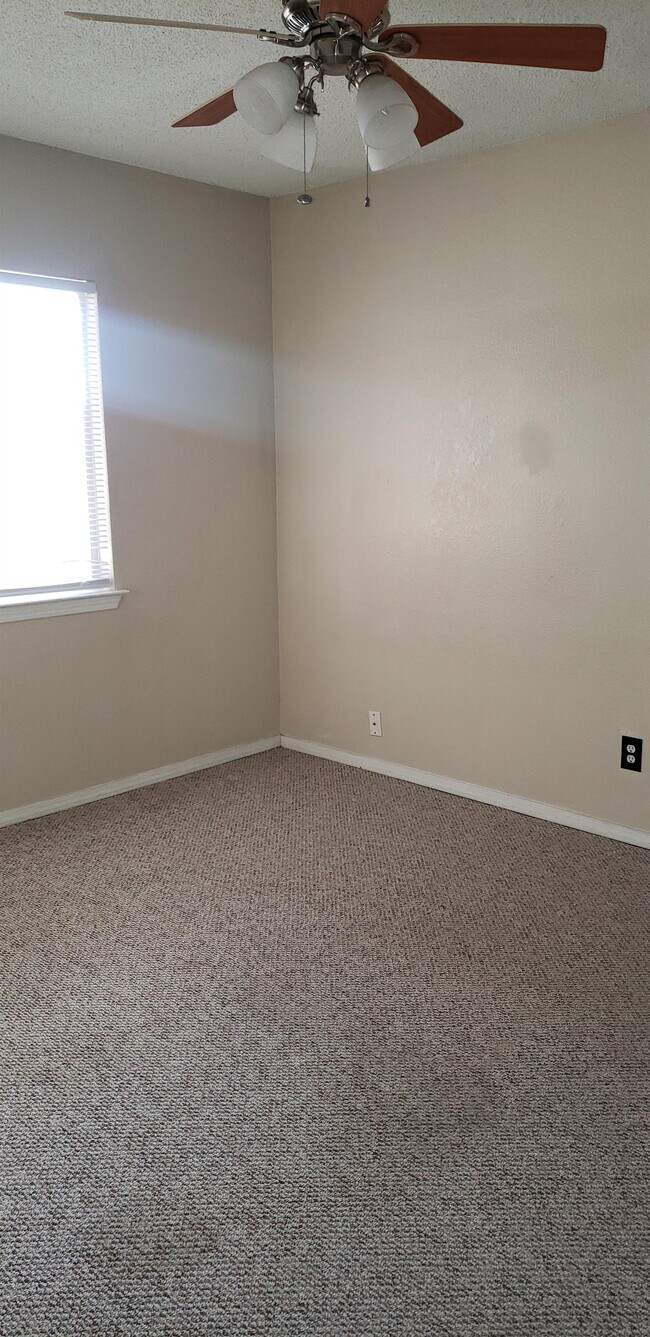 Building Photo - 11526 Tony Ponce Dr
