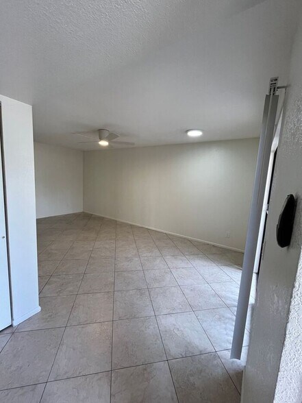 Building Photo - 1201 S McClintock Dr