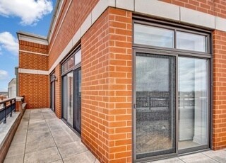 Building Photo - 450 Village Center Dr