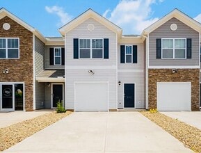 Building Photo - 784 Embark Cir
